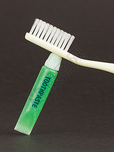 安逸生活下口腔卫生用品的演进与当代选择